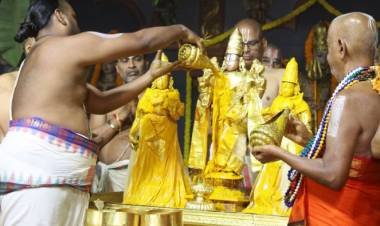 Tirumala Tirupati Devasthanam To Release Rs 300 Seeghra Darshanam Tickets For April Month Details